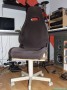 Heute, am 13.07.2010 (also nach fast genau 3 Jahren) habe ich meinen SX-PC-Stuhl erneuert. Das Brett war schon angebrochen und knarzte sowieso jedes Mal fürchterlich, wenn man sich auf dem Stuhl bewegte :D Jetzt ist er leichter, niedriger, stabiler, ruhig und man fühlt sich sicherer ;)